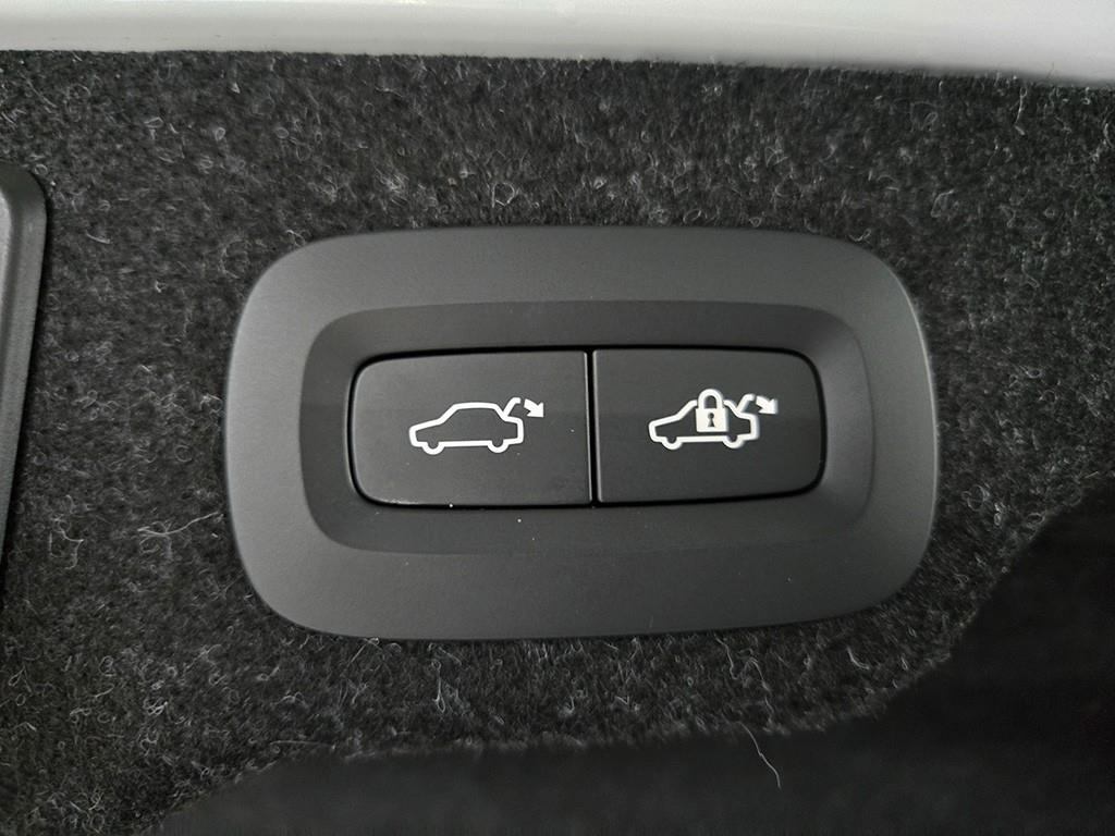 Volvo S90 — photo 17