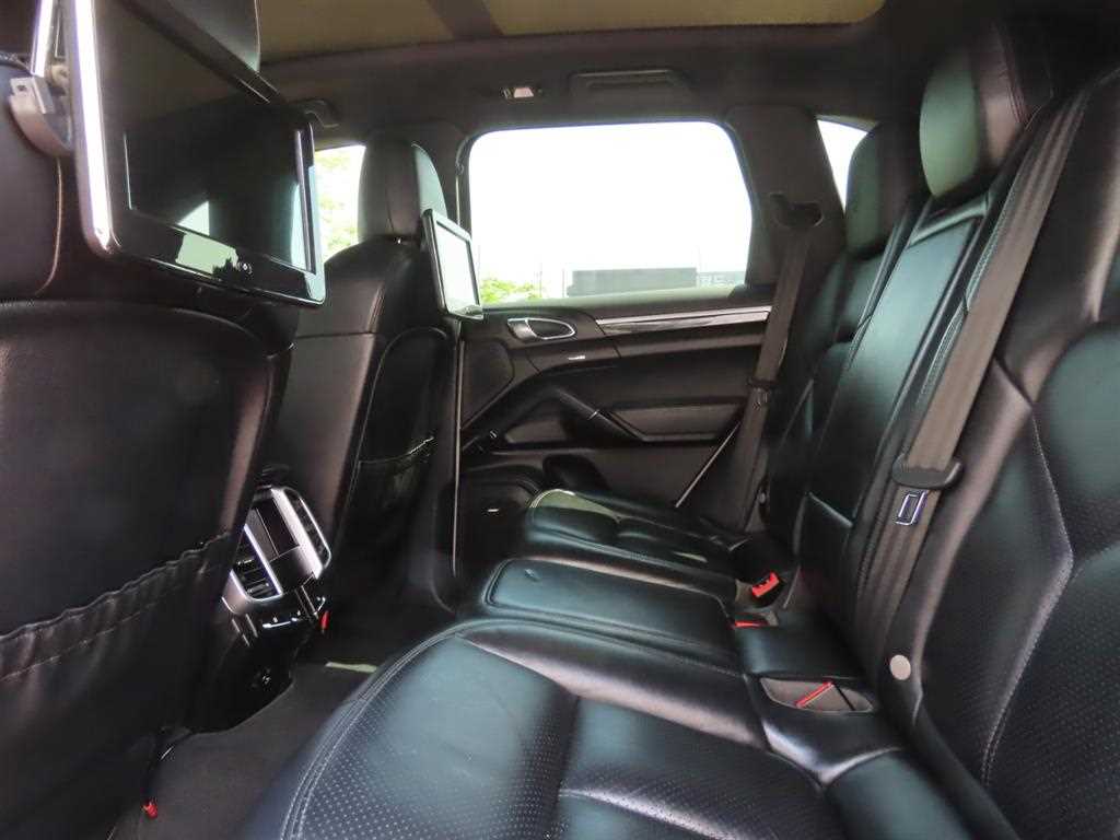 Porsche Cayenne — photo 06