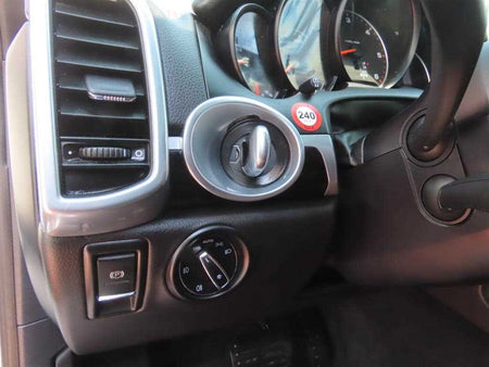 Porsche Cayenne — photo 14