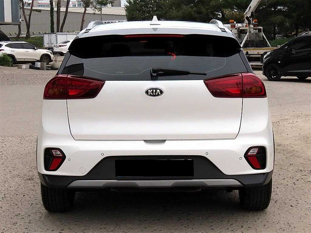 Kia Niro — photo 04