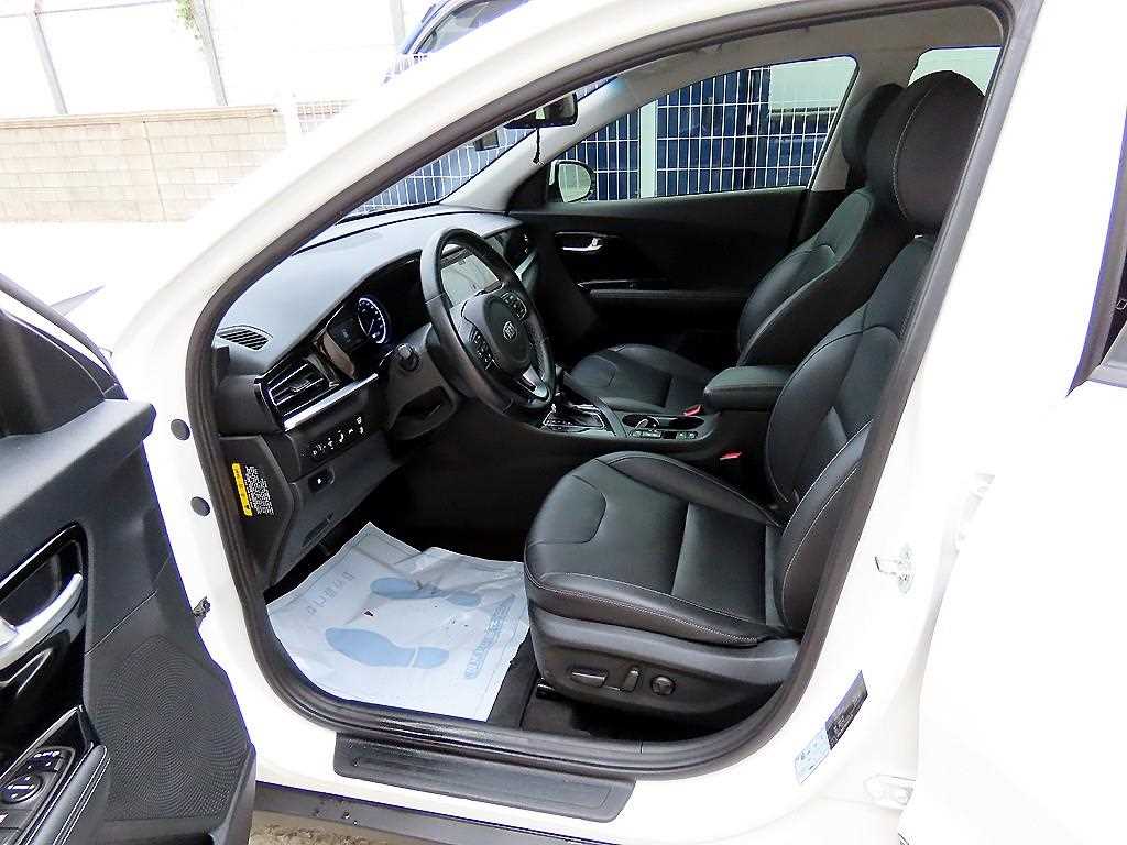 Kia Niro — photo 05