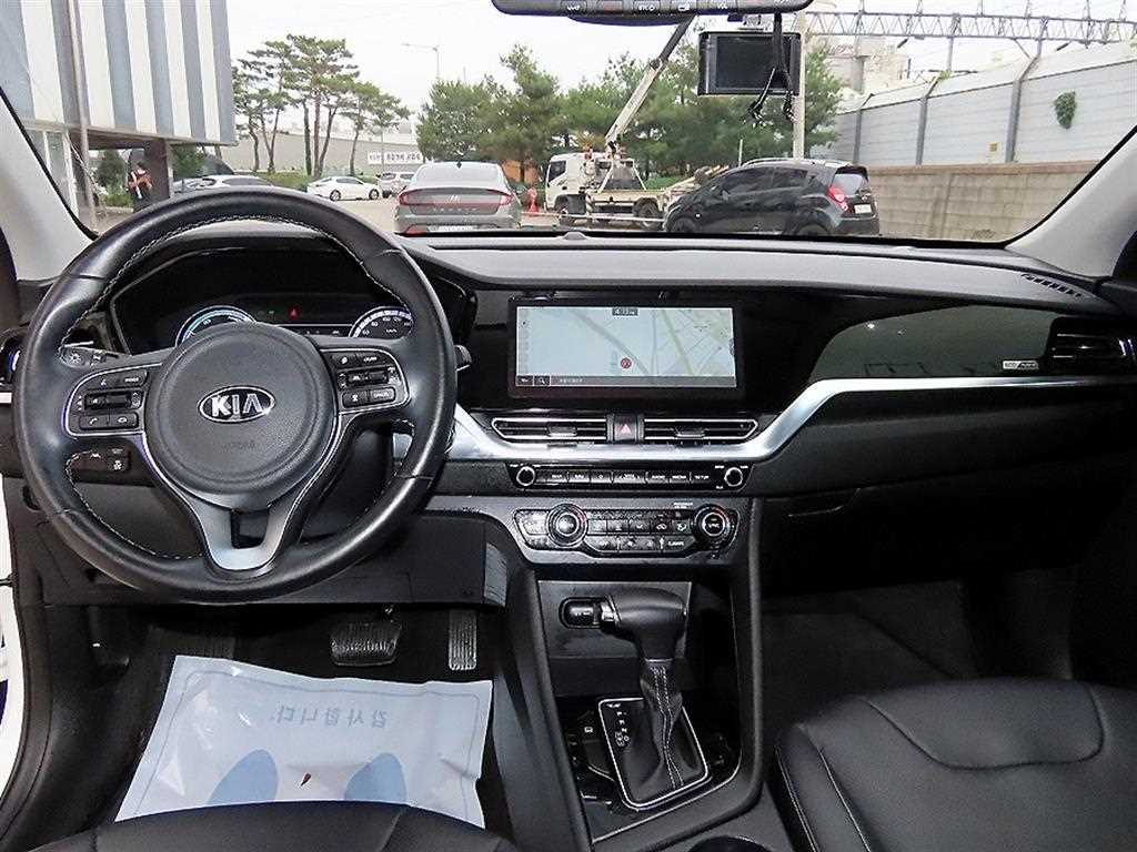 Kia Niro — photo 07