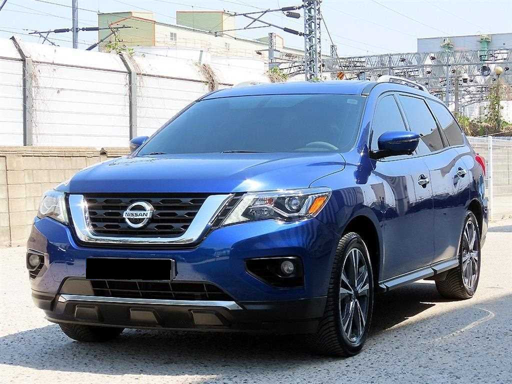 Nissan Pathfinder — photo 02