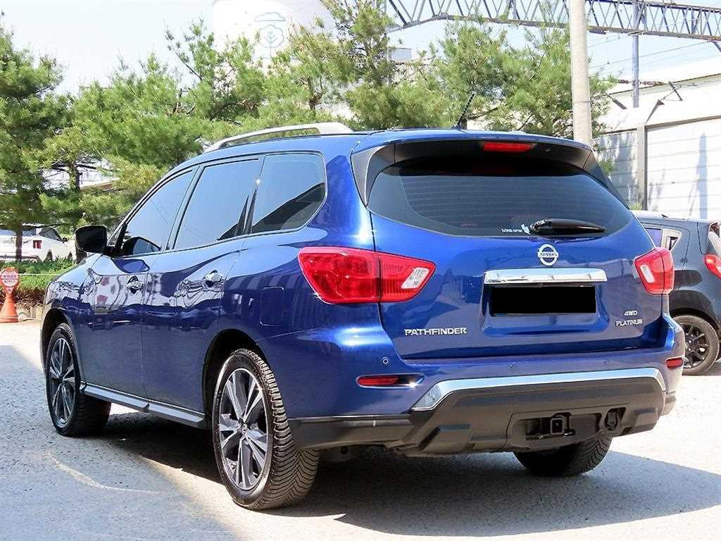 Nissan Pathfinder — photo 03