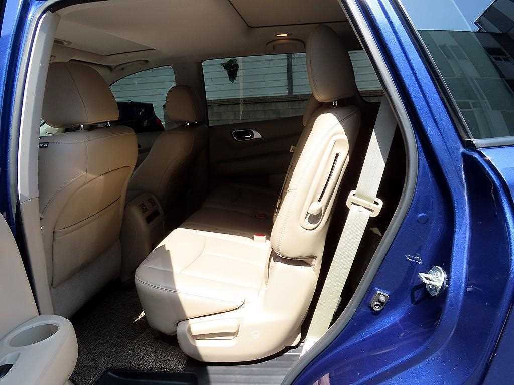 Nissan Pathfinder — photo 06