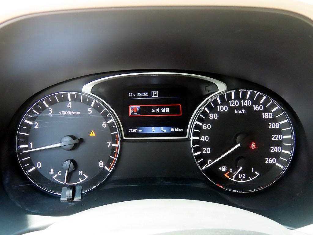 Nissan Pathfinder — photo 09