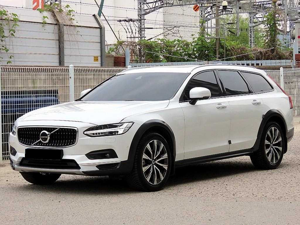 Volvo V90 — photo 02