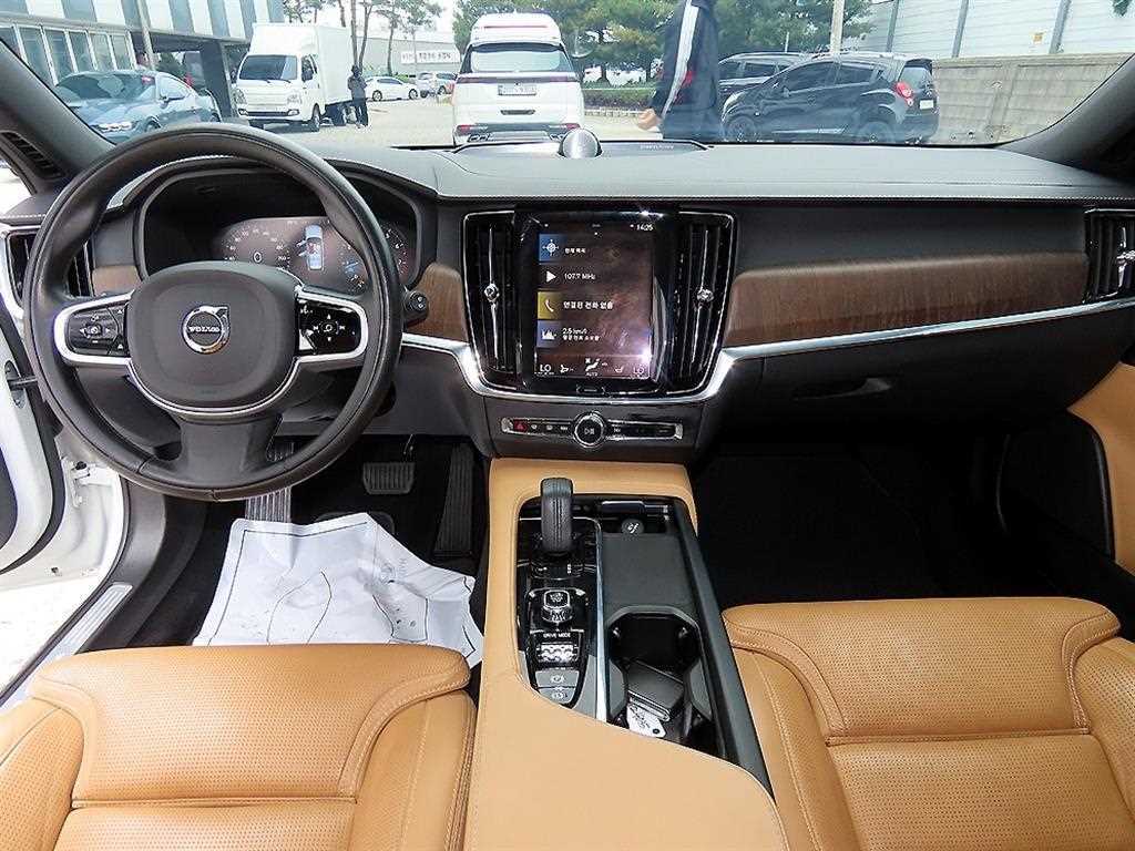 Volvo V90 — photo 07