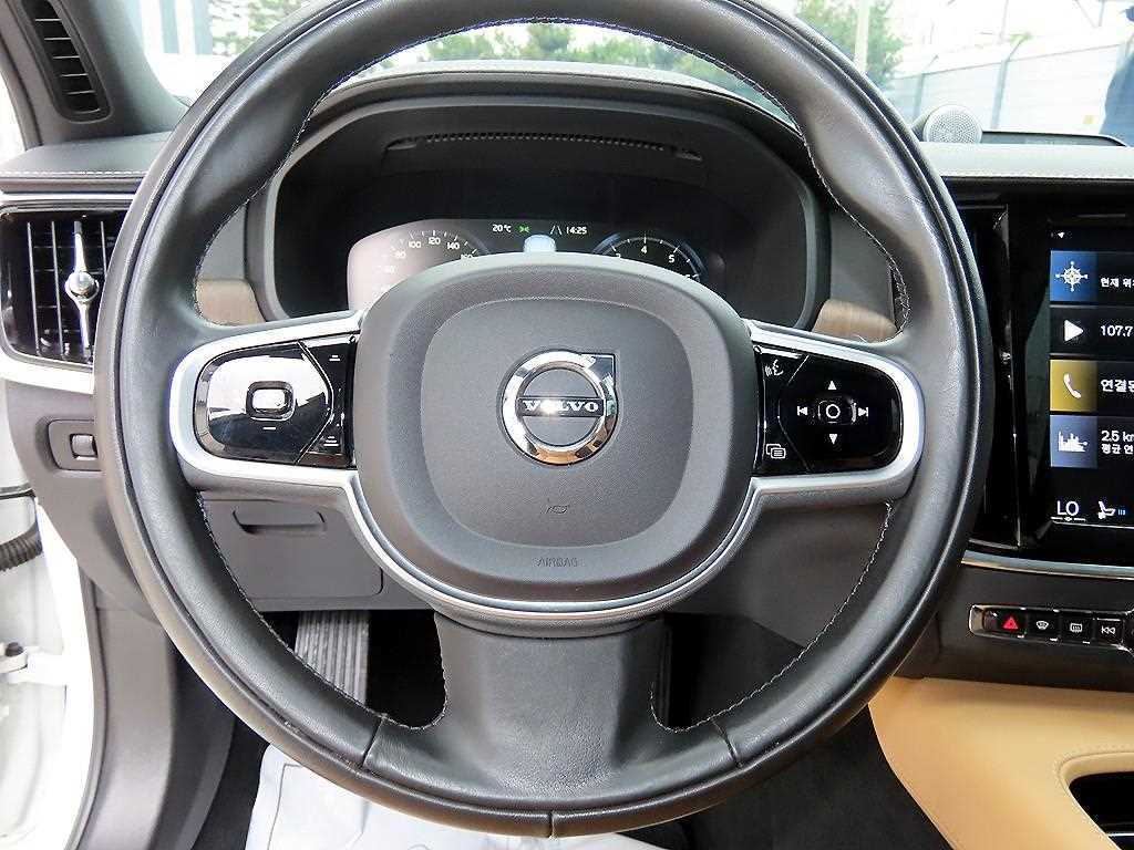 Volvo V90 — photo 08