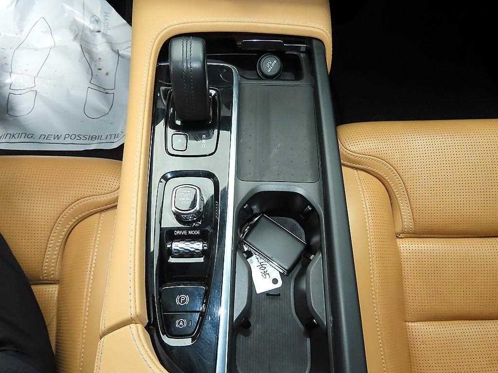 Volvo V90 — photo 11