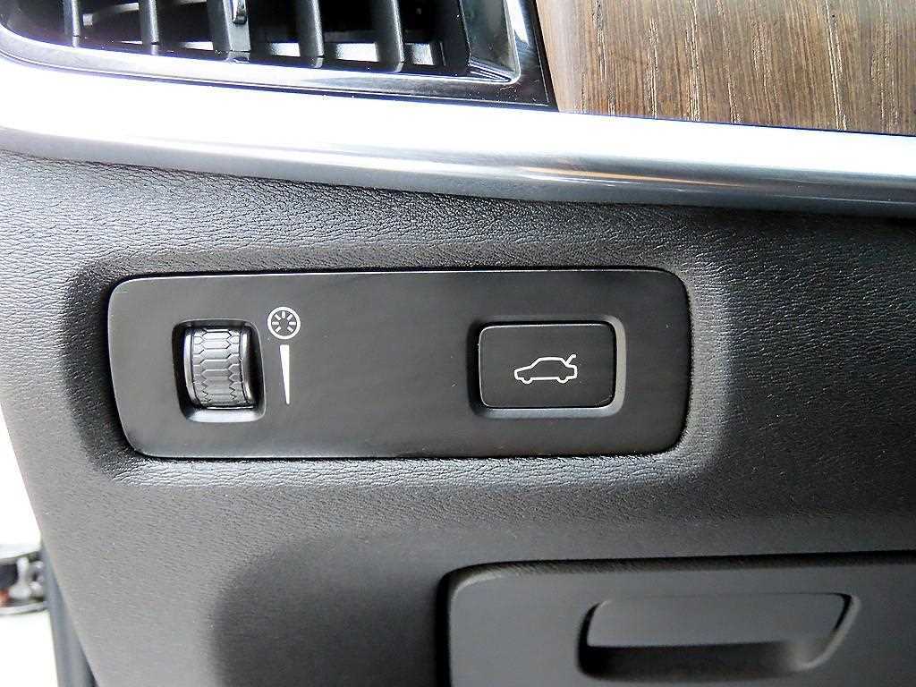 Volvo V90 — photo 13