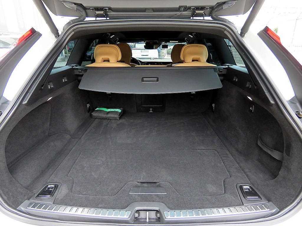 Volvo V90 — photo 17