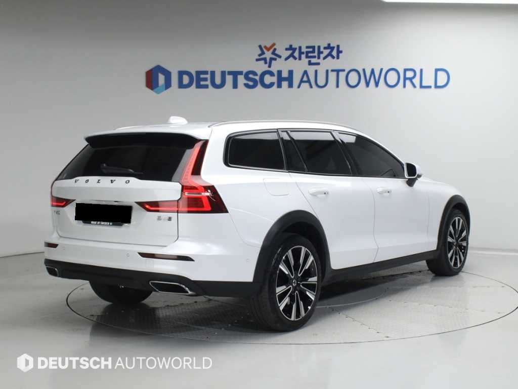 Volvo V60 — photo 02