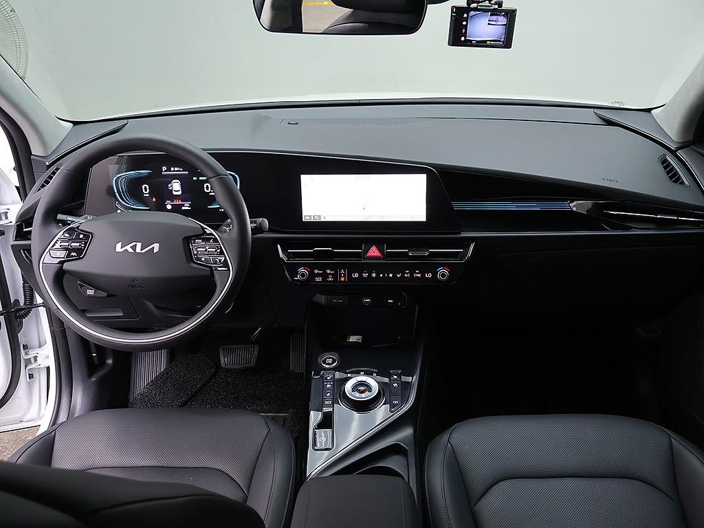 Kia Niro — photo 05
