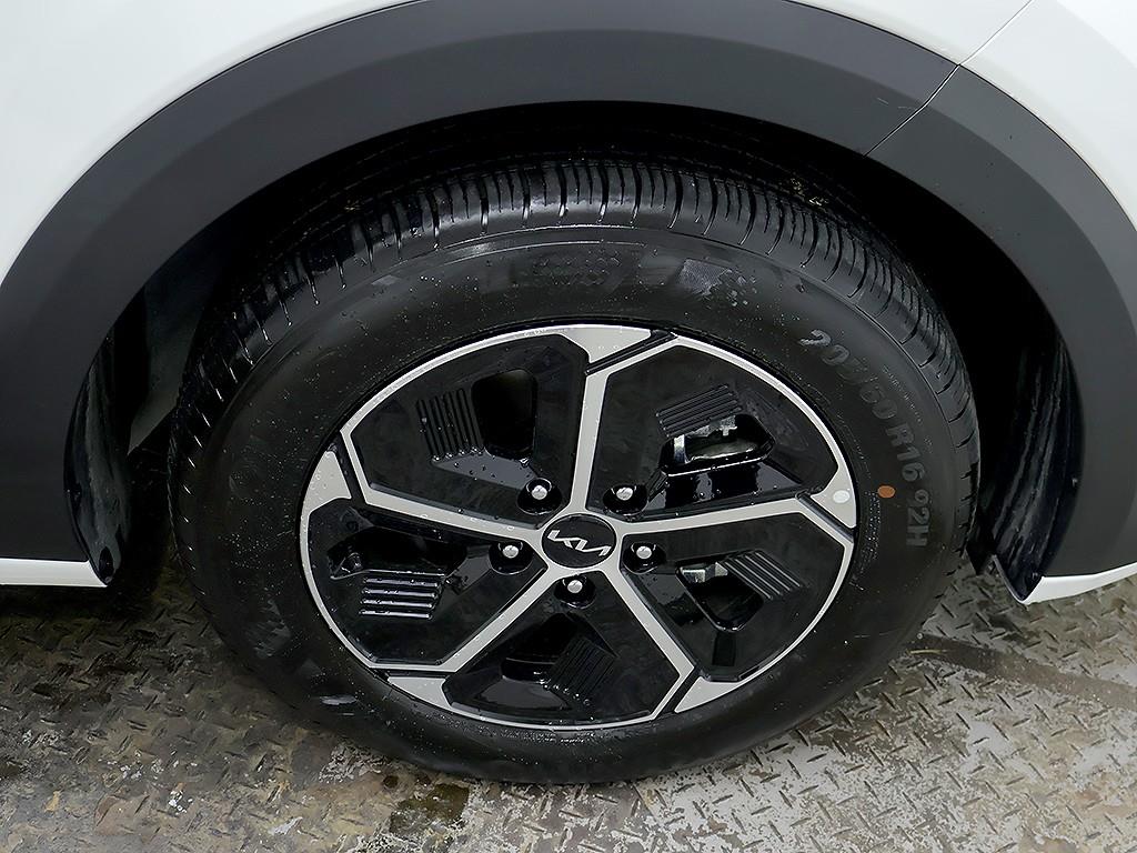 Kia Niro — photo 07