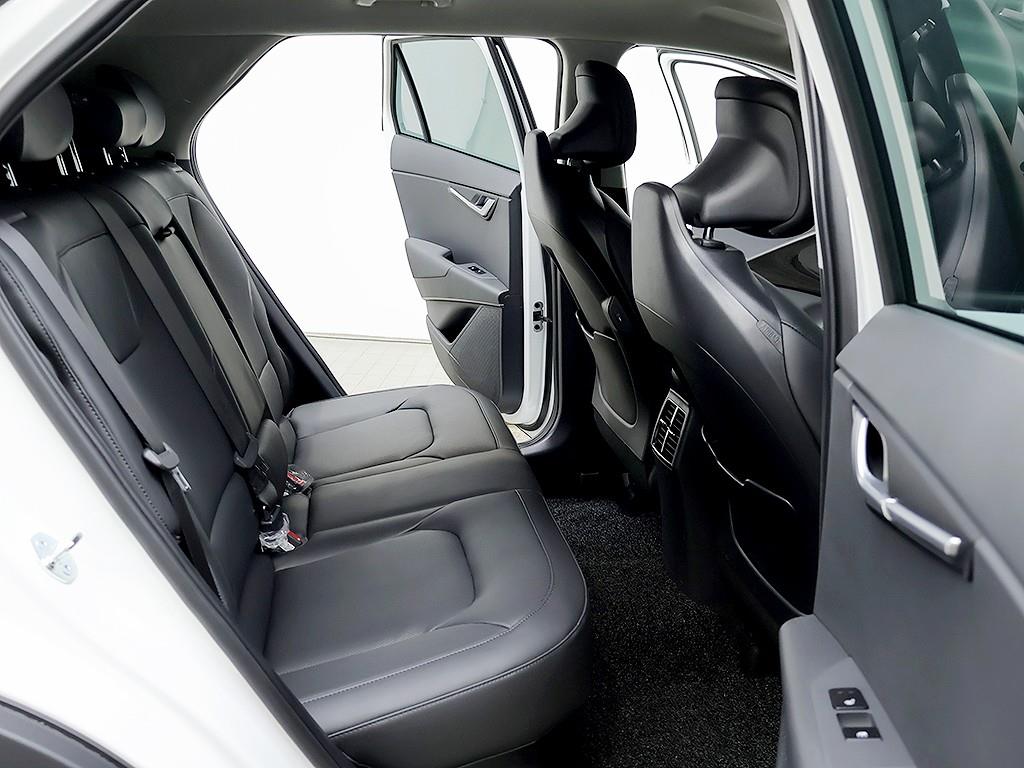 Kia Niro — photo 12
