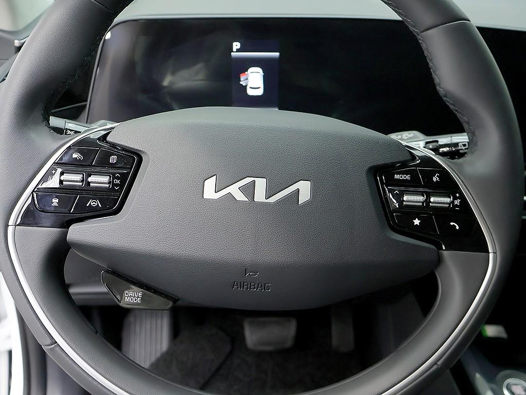 Kia Niro — photo 15