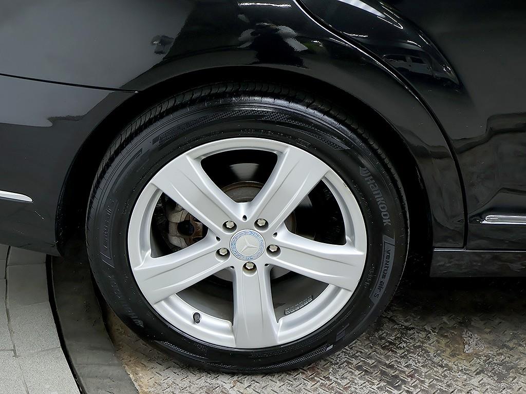Mercedes-Benz S-Class — photo 08