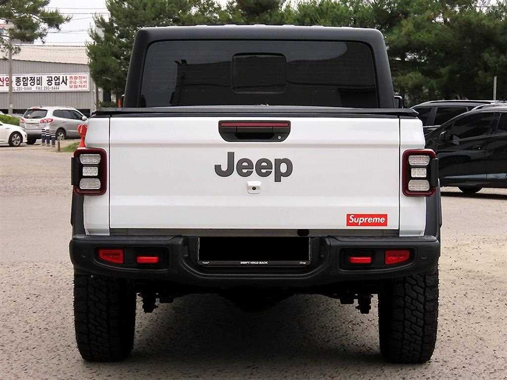 Jeep Gladiator — photo 04