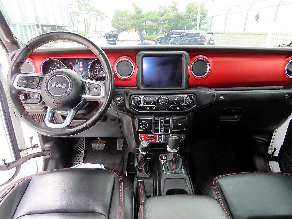 Jeep Gladiator — photo 07