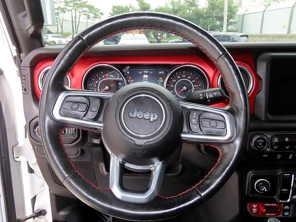 Jeep Gladiator — photo 08