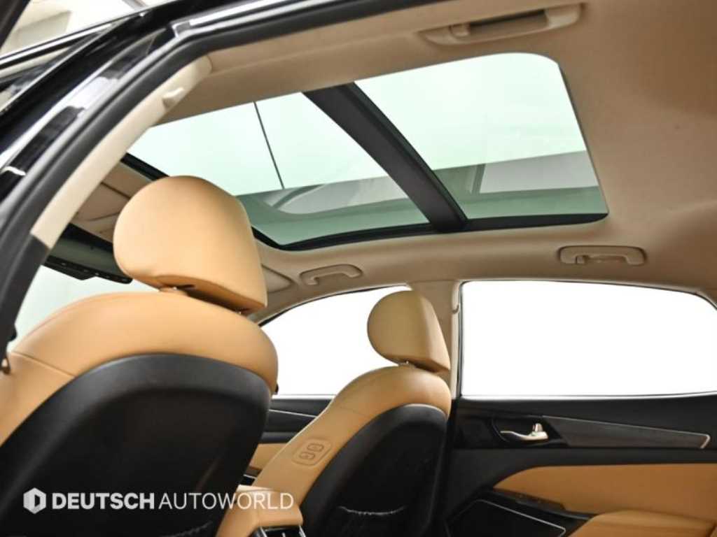 Kia K7 — photo 18