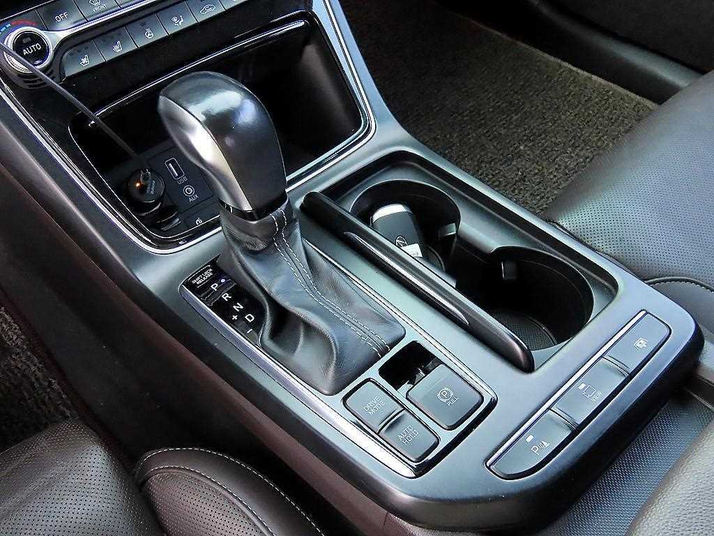 Hyundai Grandeur — photo 11