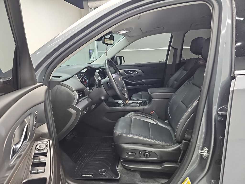CHEVROLET Traverse — photo 11