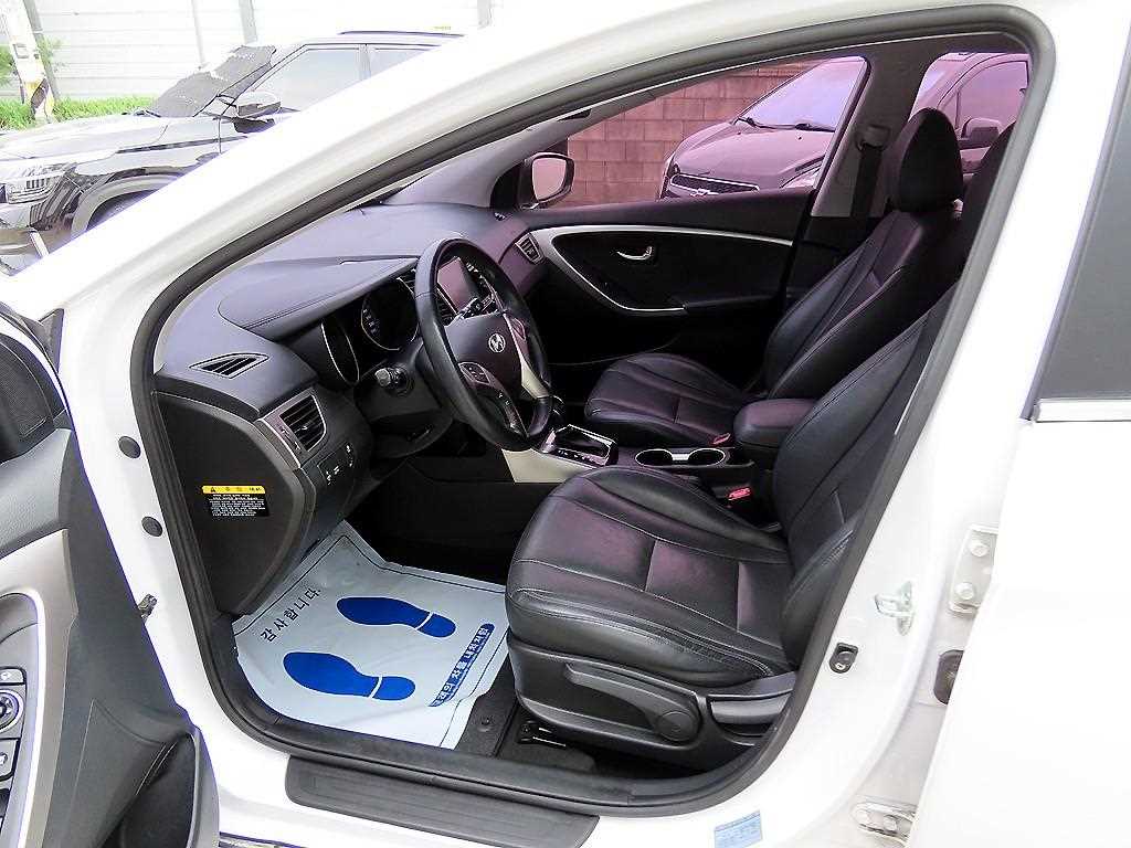 Hyundai i30 — photo 05