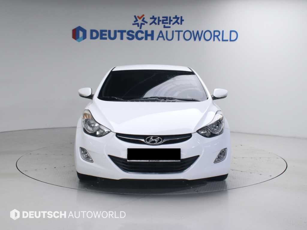 Hyundai Avante — photo 03