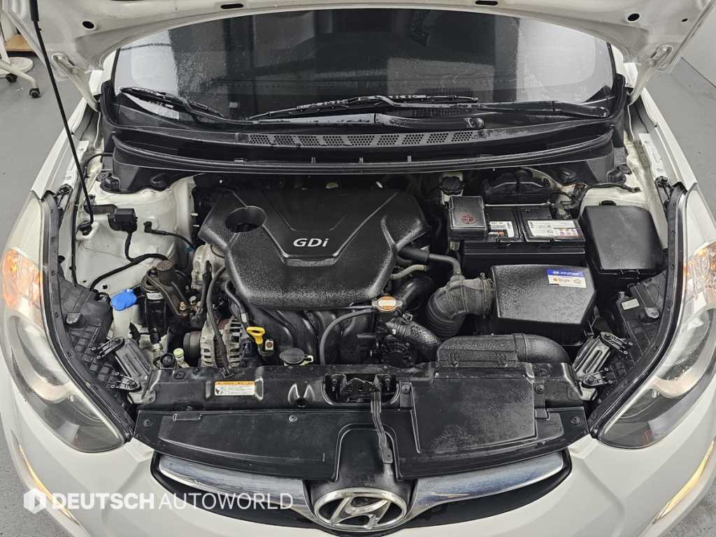 Hyundai Avante — photo 06
