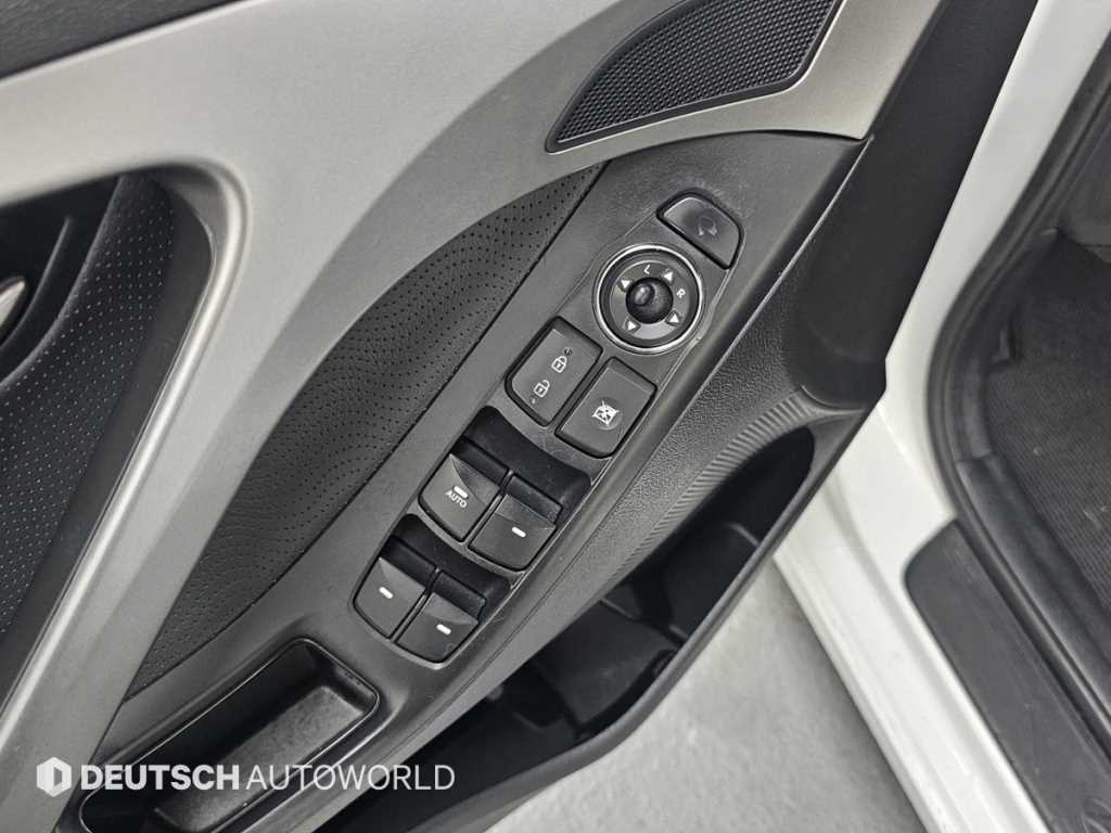 Hyundai Avante — photo 16