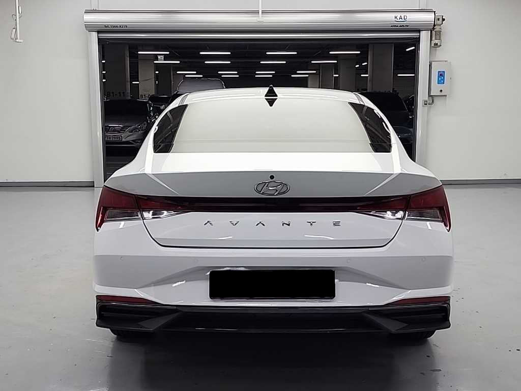Hyundai Avante — photo 03