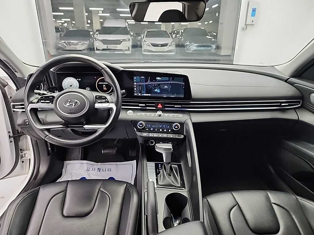 Hyundai Avante — photo 07