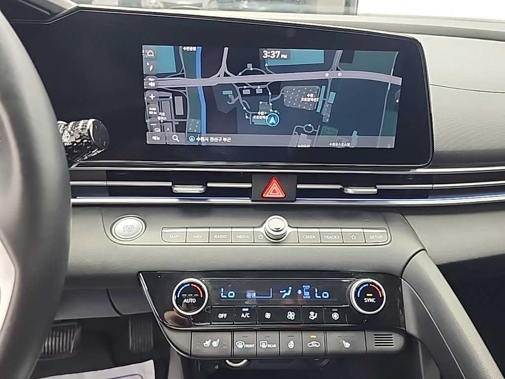 Hyundai Avante — photo 10