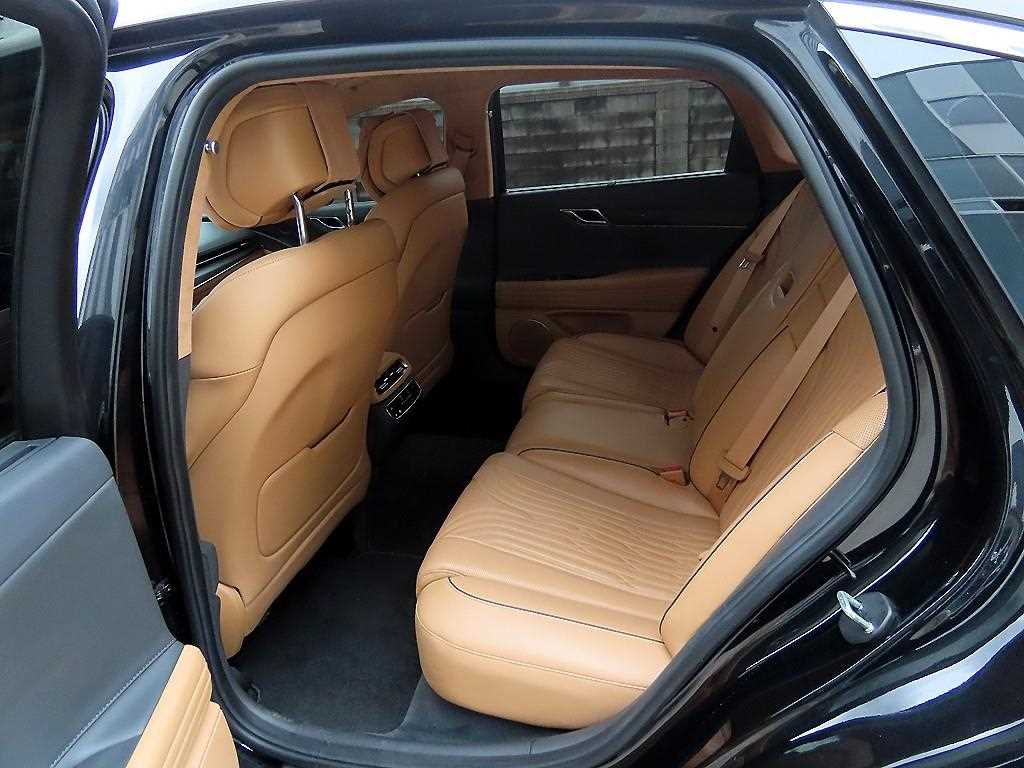 Genesis G80 — photo 06