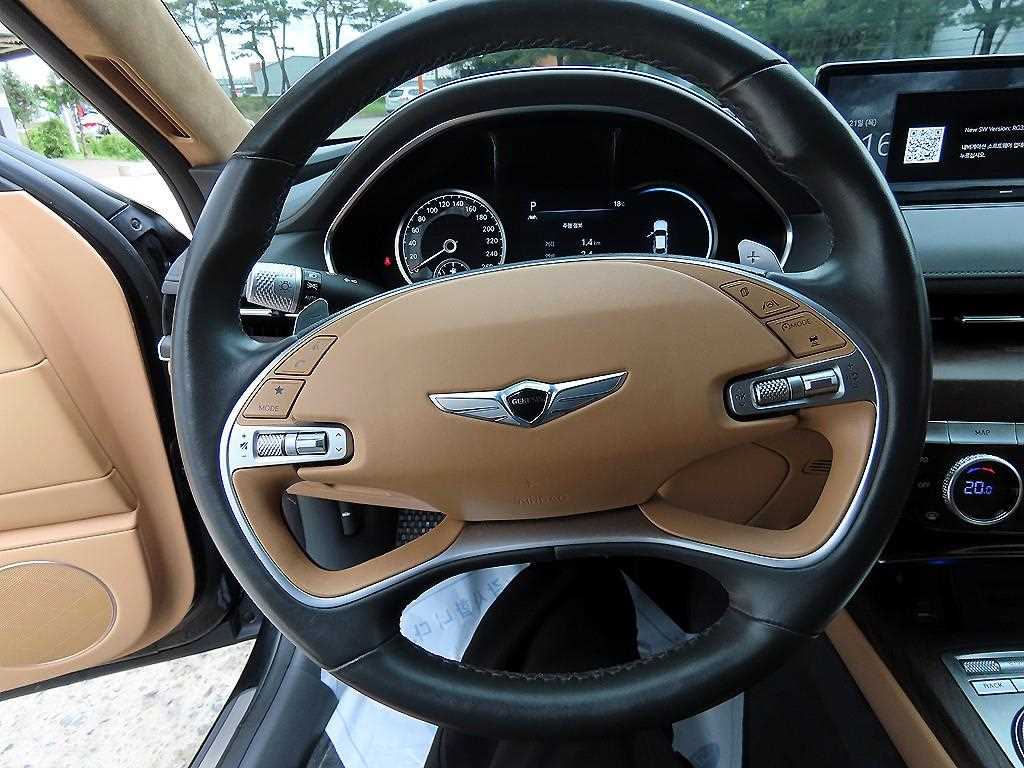 Genesis G80 — photo 08