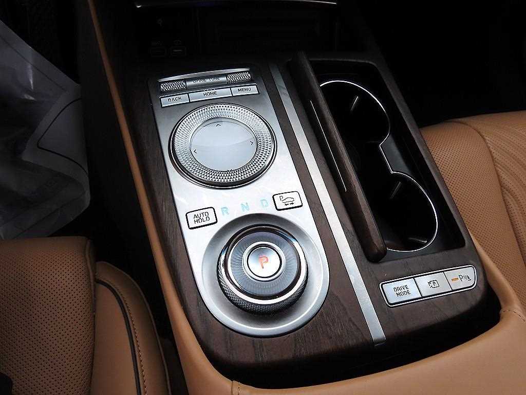 Genesis G80 — photo 11