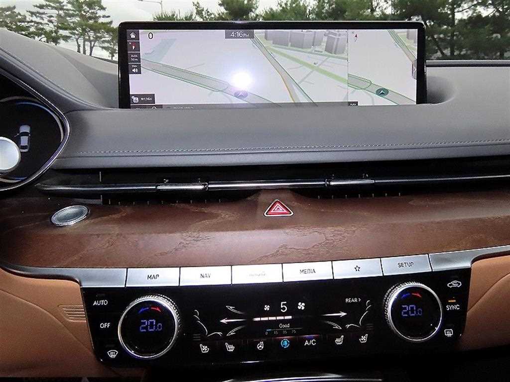 Genesis G80 — photo 14