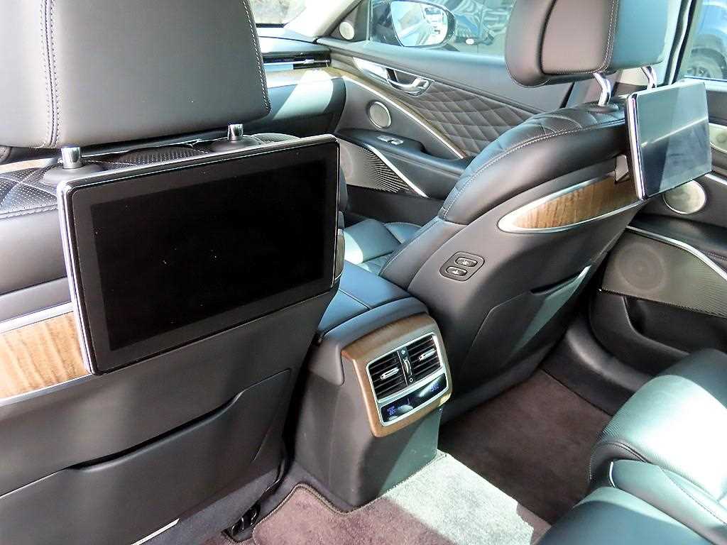 Kia K9 — photo 15