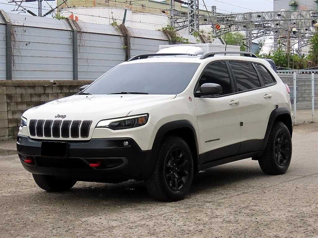 Jeep Cherokee — photo 02
