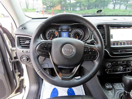 Jeep Cherokee — photo 08