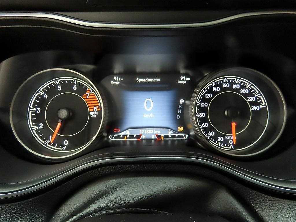 Jeep Cherokee — photo 09