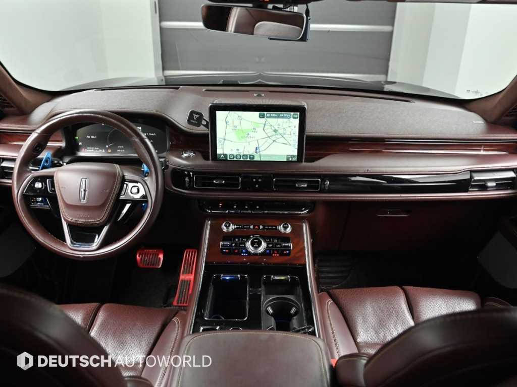 Lincoln Aviator — photo 07