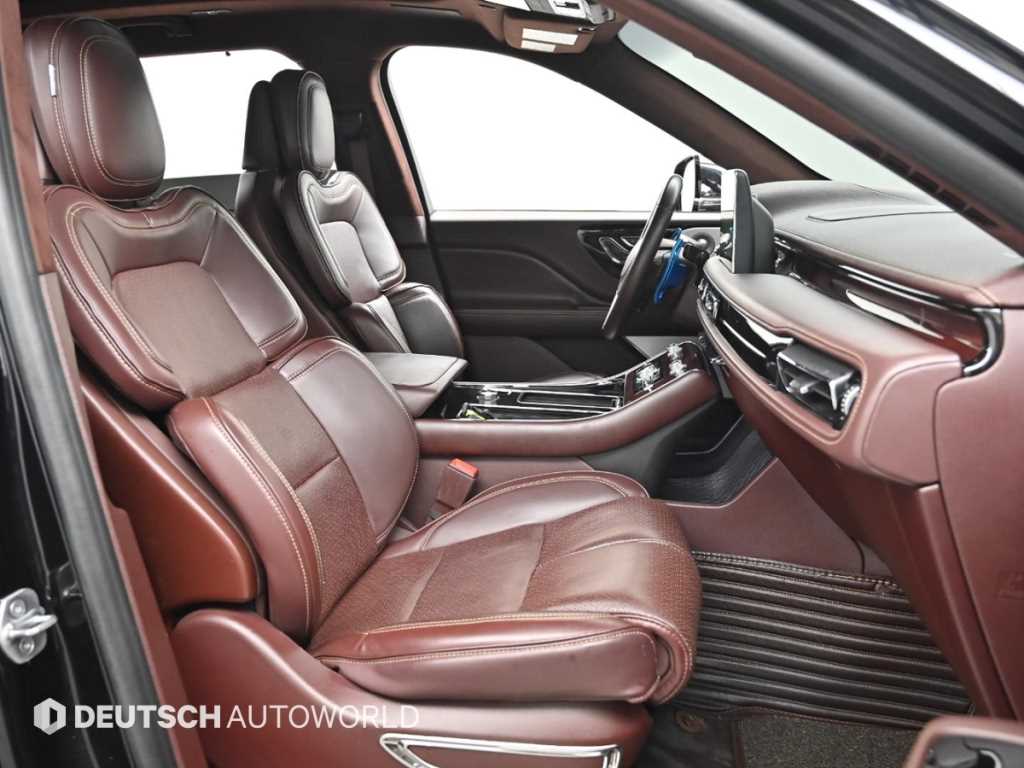 Lincoln Aviator — photo 10