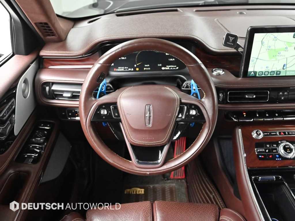 Lincoln Aviator — photo 13