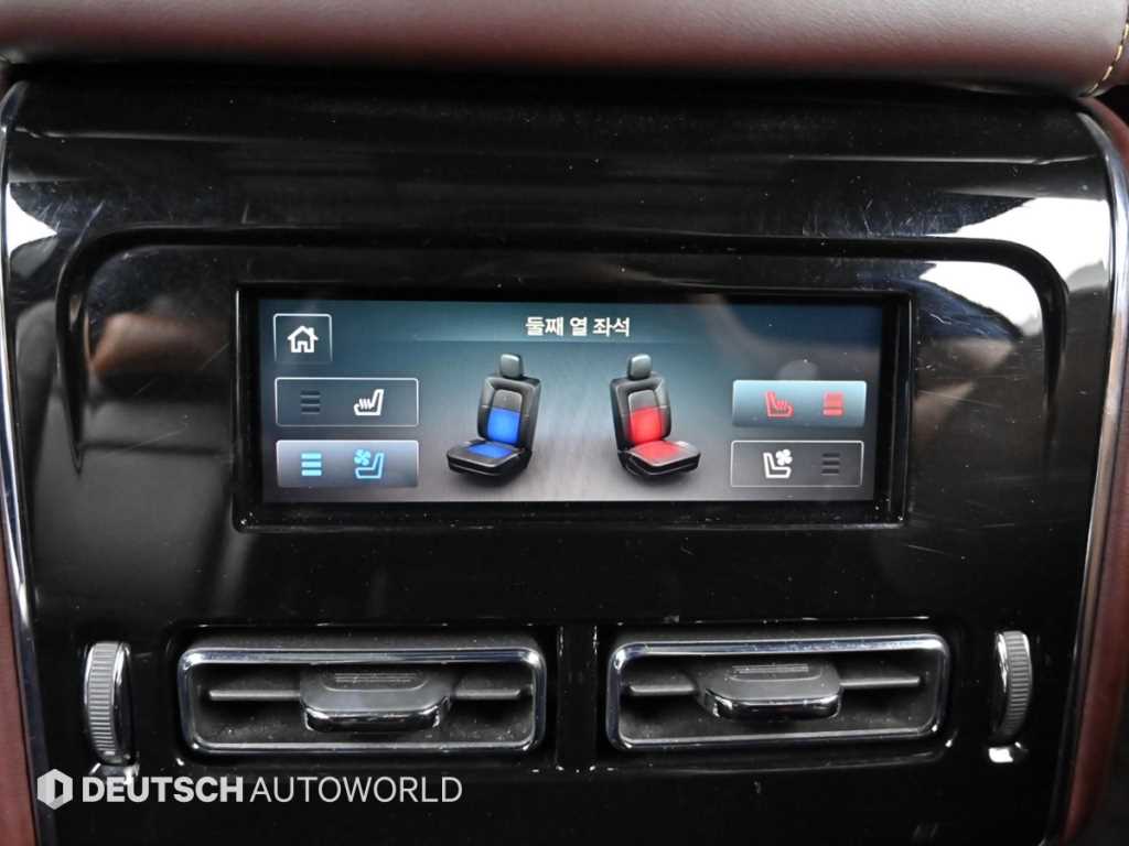 Lincoln Aviator — photo 16