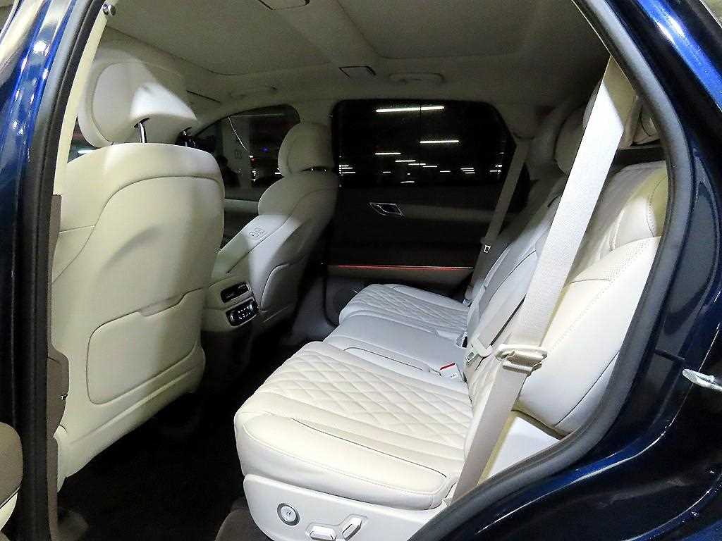 Genesis GV80 — photo 07