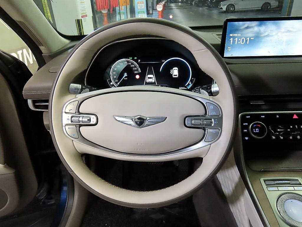 Genesis GV80 — photo 08