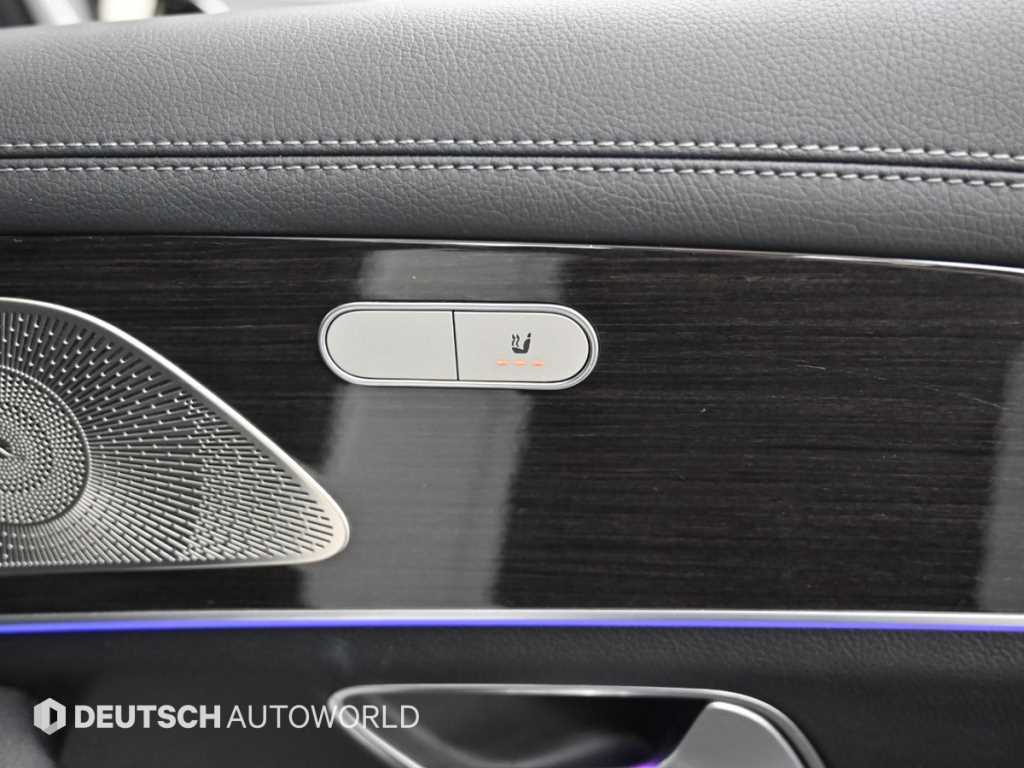 Mercedes-Benz GLE-Class — photo 16